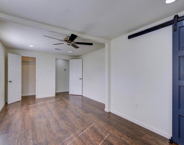 804 Carnegie Street - Photo Thumbnail 18