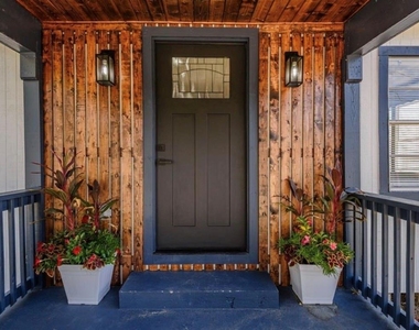 804 Carnegie Street - Photo Thumbnail 3