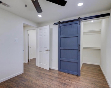 804 Carnegie Street - Photo Thumbnail 13