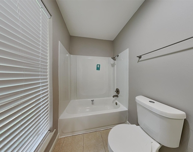 16007 Brookford Drive - Photo Thumbnail 10