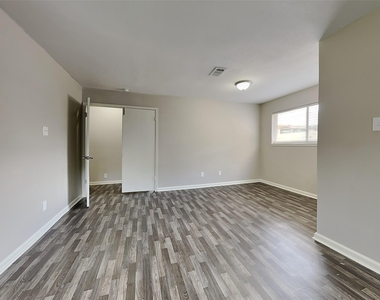 16007 Brookford Drive - Photo Thumbnail 9