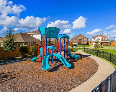10502 Moon Valley Lane - Photo Thumbnail 21