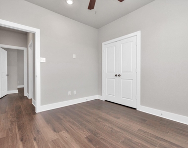 10502 Moon Valley Lane - Photo Thumbnail 12
