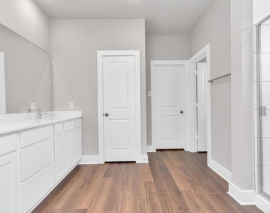 10502 Moon Valley Lane - Photo Thumbnail 9
