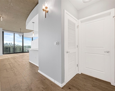 5925 Almeda Road - Photo Thumbnail 11