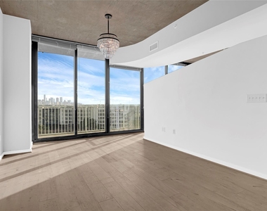 5925 Almeda Road - Photo Thumbnail 2