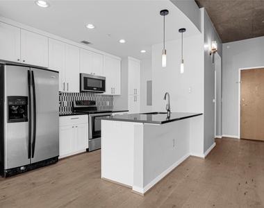 5925 Almeda Road - Photo Thumbnail 3