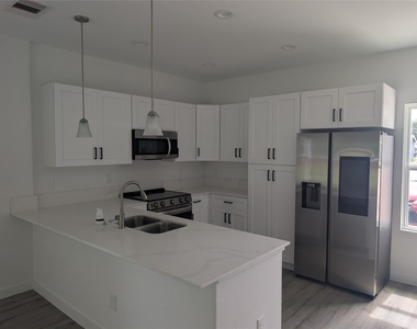 7813 Hirsch - Photo Thumbnail 3
