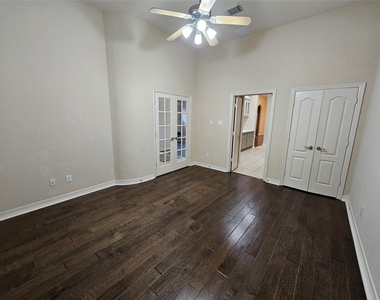 3218 Waters Edge Drive - Photo Thumbnail 3