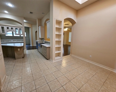 3218 Waters Edge Drive - Photo Thumbnail 8
