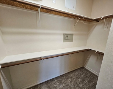 3218 Waters Edge Drive - Photo Thumbnail 18