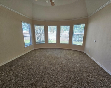 3218 Waters Edge Drive - Photo Thumbnail 16