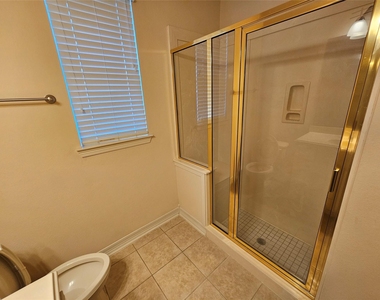 3218 Waters Edge Drive - Photo Thumbnail 37