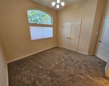 3218 Waters Edge Drive - Photo Thumbnail 27