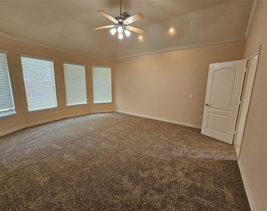 3218 Waters Edge Drive - Photo Thumbnail 25