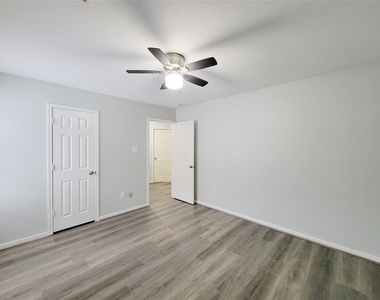 3602 Zephyr Glen Way - Photo Thumbnail 38