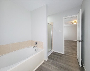 3602 Zephyr Glen Way - Photo Thumbnail 23