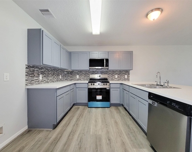 3602 Zephyr Glen Way - Photo Thumbnail 7