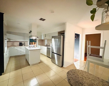 4901 Timber Lane - Photo Thumbnail 5