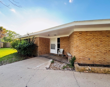 4901 Timber Lane - Photo Thumbnail 1