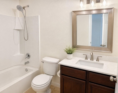 38106 N Sweetwater Circle - Photo Thumbnail 15