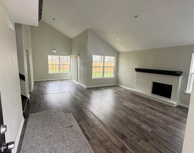 13626 Sunswept Way - Photo Thumbnail 5