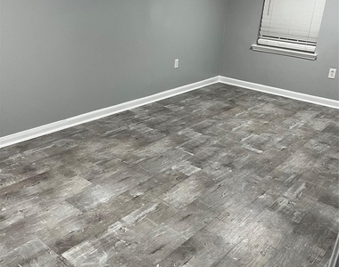 2721a Virginia Street - Photo Thumbnail 7