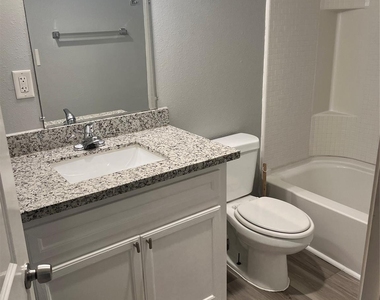 2721a Virginia Street - Photo Thumbnail 4