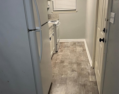 2721a Virginia Street - Photo Thumbnail 3