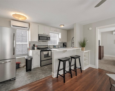 3310 Crawford Street - Photo Thumbnail 5