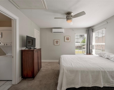 3310 Crawford Street - Photo Thumbnail 4