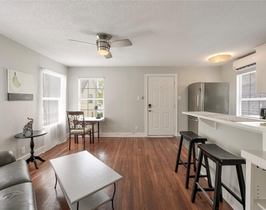 3310 Crawford Street - Photo Thumbnail 2