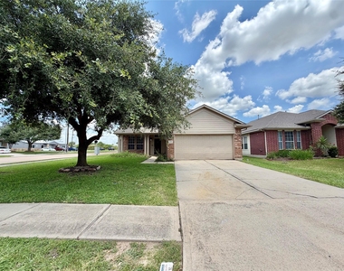 7403 Bering Landing Drive - Photo Thumbnail 11