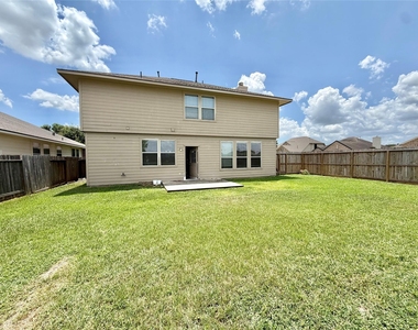7403 Bering Landing Drive - Photo Thumbnail 45