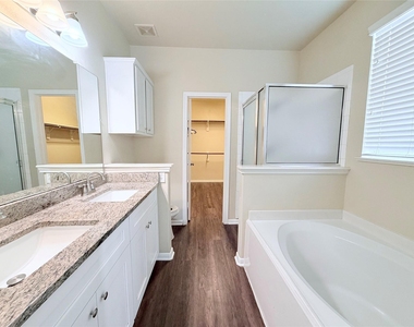 7403 Bering Landing Drive - Photo Thumbnail 27