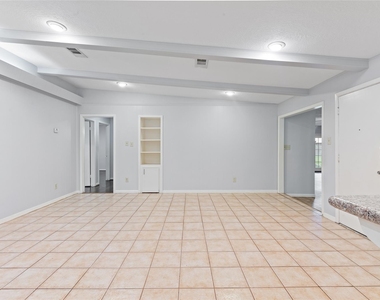 118 E Thornton Road - Photo Thumbnail 1