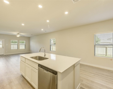 21526 George Wayne Way - Photo Thumbnail 6