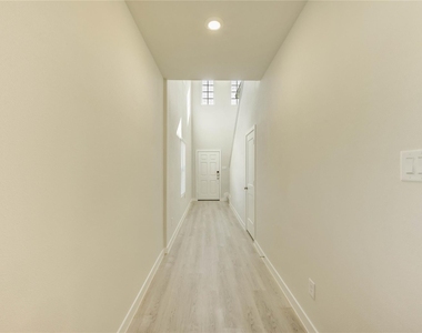 21526 George Wayne Way - Photo Thumbnail 2