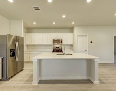 21526 George Wayne Way - Photo Thumbnail 4