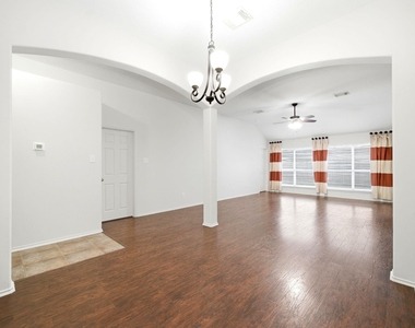 6931 Hamilton Falls Lane - Photo Thumbnail 8