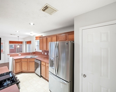 6931 Hamilton Falls Lane - Photo Thumbnail 16