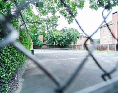10811 Richmond Avenue - Photo Thumbnail 17