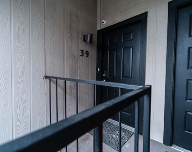 10811 Richmond Avenue - Photo Thumbnail 14