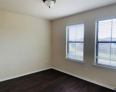 16003 Thornbill Lane - Photo Thumbnail 18