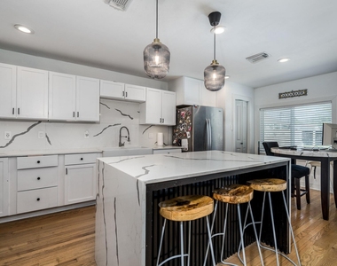 810 Jerry Street - Photo Thumbnail 4