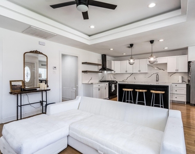 810 Jerry Street - Photo Thumbnail 5