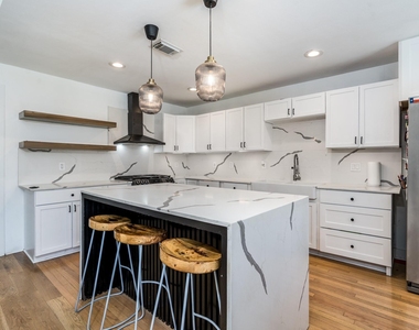 810 Jerry Street - Photo Thumbnail 3