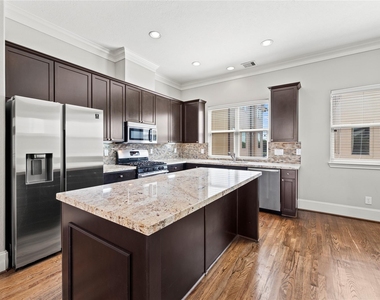 1826 Anita Street - Photo Thumbnail 12