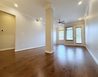 510 Lovett Boulevard - Photo Thumbnail 7