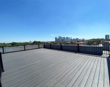 510 Lovett Boulevard - Photo Thumbnail 18